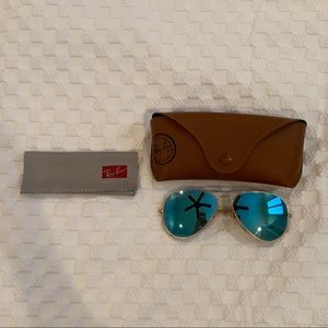 Blue Aviator Ray Bans w/ Gold Frames